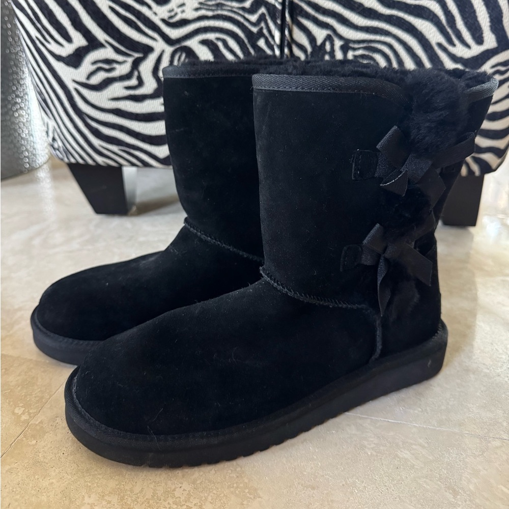 Black Koolaburra Victoria short Uggs